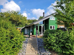 Ferienhaus Luna mit Saunahaus, Kaminofen, Klimaanlage, schöner Blick im Ferienpark Extertal